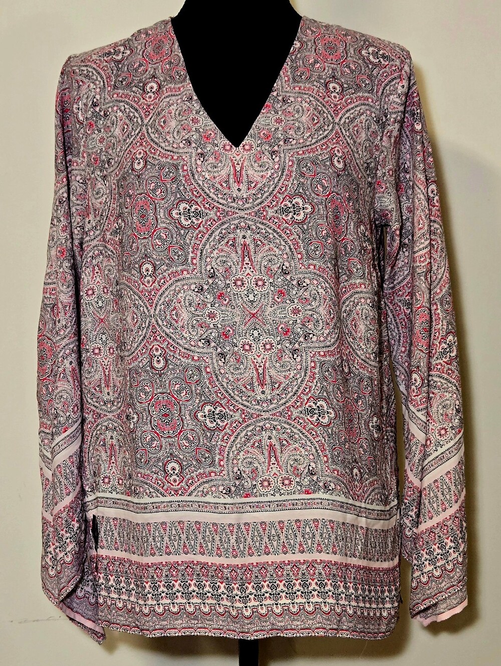 Paisley V-Neck Long-Sleeve Tunic in Red/Pink, White and Black